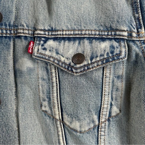 Levi’s Ex Boyfriend Trucker Sherpa Denim Jacket - Picture 5 of 13